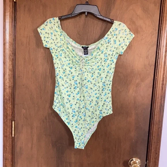 3/$12 Rue21 floral ribbed bodysuit with stretch L jr - Picture 13 of 17